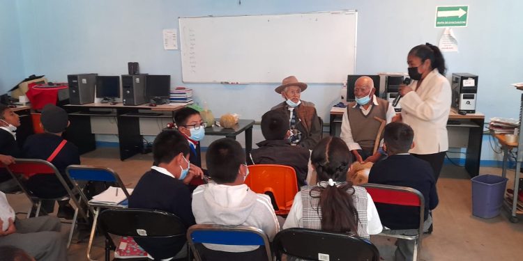 El Colectivo Grupo Nube rescata lengua zapoteca de La Unión Tejalapa