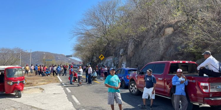 Deuda de la empresa Laysa a comuneros de Santa Cruz Bamba rebasa los 10 mdp, bloquean carretera costera