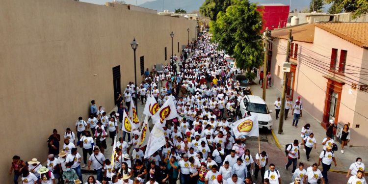 Más de 11 mil militantes de FUCO participan en Calenda por 100 días de gobierno de Salomón Jara
