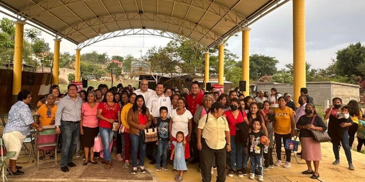 Muestra Cuilapam su corazón priísta