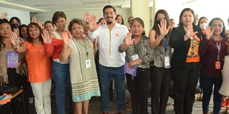 Abona Secretaría de Administración en la lucha contra la violencia de género