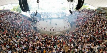 Vive Oaxaca una espléndida Guelaguetza 2023; miles abarrotan el auditorio en la edición matutina