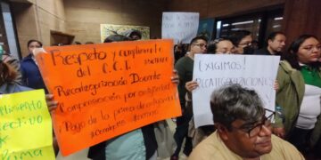 Protesta de Docentes en festejos del 45o. aniversario del CONALEP