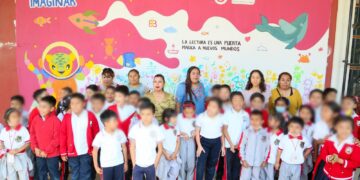 Niñas y niños de Tlalixtac disfrutan del cuento “El monstruo de colores”