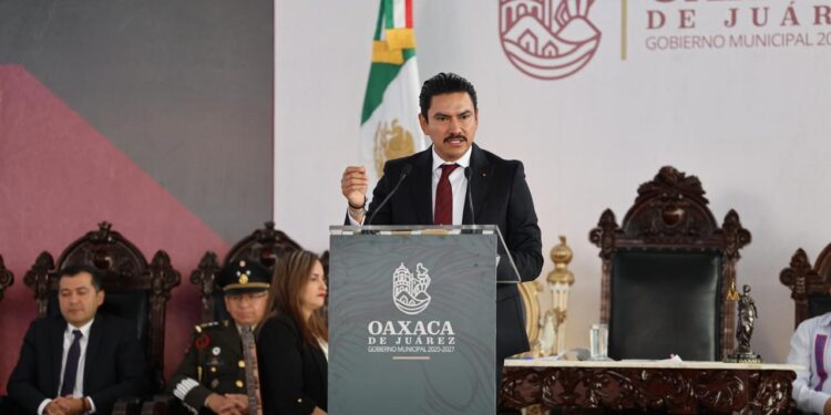 Hombro a hombro con las vecinas y vecinos: Ray Chagoya arranca su gestión como presidente municipal de Oaxaca de Juárez