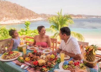 Reciben destinos turísticos de Oaxaca a más de 70 mil turistas en primer puente del año: Sectur