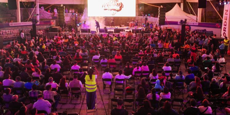 Mane de la Parra enciende la Plaza de la Danza con su energía y romanticismo