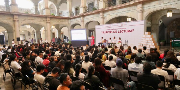 Masifica Salomón Jara hábito por los libros con programa Surcos de lectura