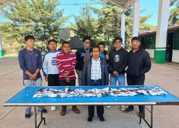 Obsequia Fundación Nino, uniformes a jóvenes deportistas
