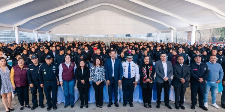 Oaxaca de Juárez reconoce a su Policía Municipal y refuerza la ruta de seguridad para 2026