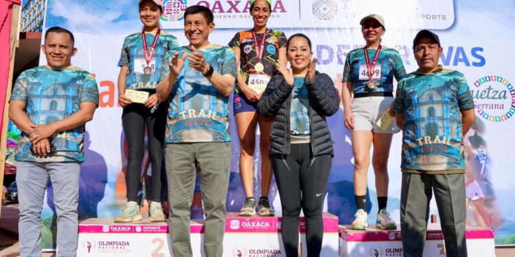 Asiste Salomón Jara a la inauguración de los juegos deportivos en San Melchor Betaza que fomentan vida saludable y participación comunitaria