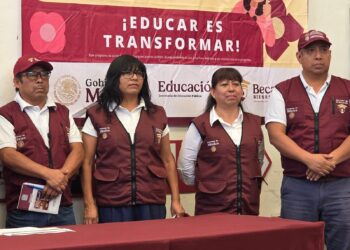 Anuncian apoyo para uniformes y útiles a estudiantes de Oaxaca
