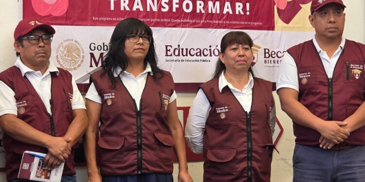 Anuncian apoyo para uniformes y útiles a estudiantes de Oaxaca