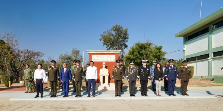 Reconoce Salomón Jara trabajo del Ejército Mexicano, pilar fundamental del Estado