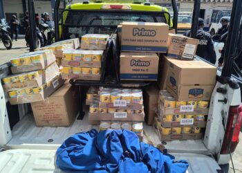 Policía Municipal recupera camioneta con mercancía robada en el Mercado de Abasto; un detenido