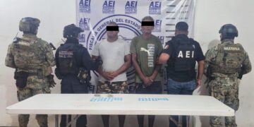 ¡Veneno frente a la escuela! Caen presuntos n4rcom3nudist4s que habrían vendido dr0g4 a estudiantes en Pinotepa