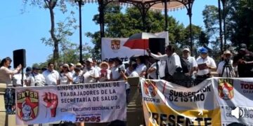 Trabajadores de la Sección 35 del SNTSA exigen medicamentos, mejores condiciones y mesas de diálogo en el Día del Trabajo